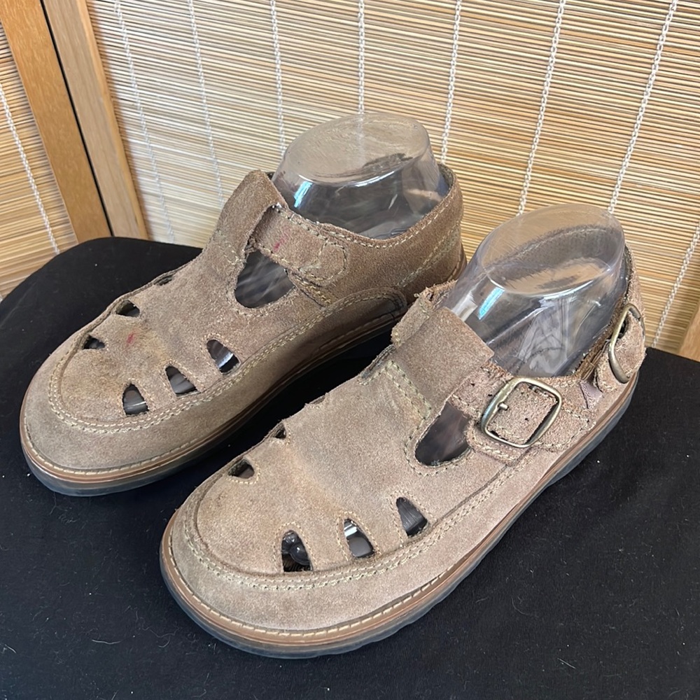 BUGLE BOY for her sandals sude tan size 7 1/2